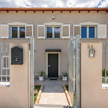 Villa Chiara Solanas Соланас Экстерьер фото